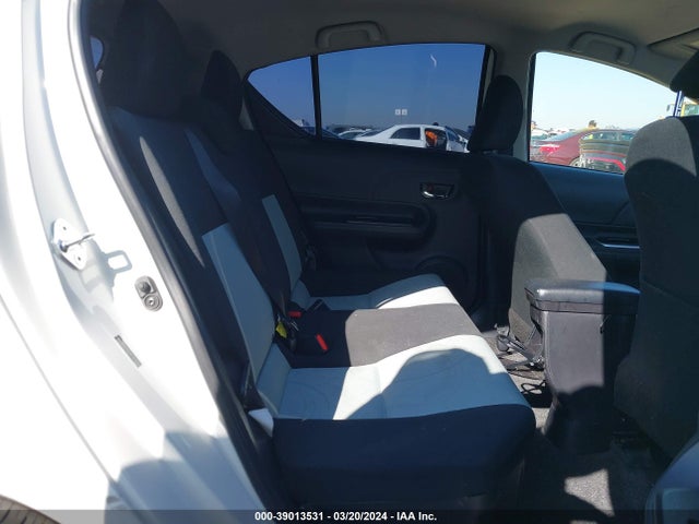 Toyota Prius C Three 2015 JTDKDTB37F1579187 Image 8