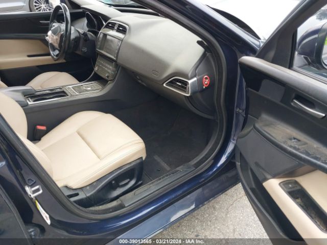 SAJAR4FX6JCP38523 Jaguar Xe 25t