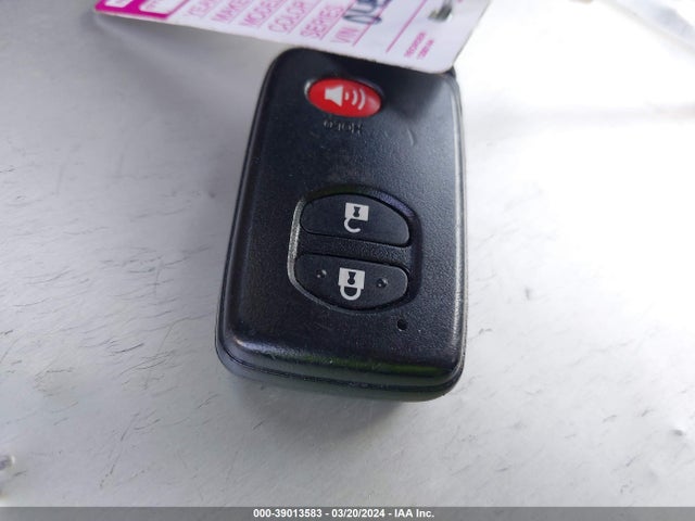 Toyota Prius V Three 2016 JTDZN3EU4GJ045128 Image 11
