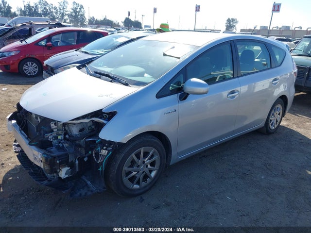 Toyota Prius V Three 2016 JTDZN3EU4GJ045128 Image 2
