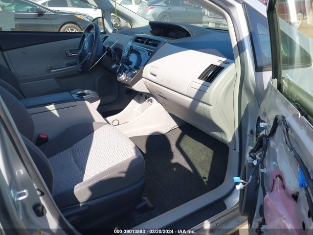 Toyota Prius V Three 2016 JTDZN3EU4GJ045128 Image 5