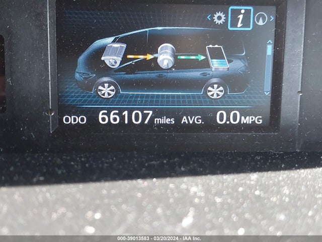 Toyota Prius V Three 2016 JTDZN3EU4GJ045128 Image 7