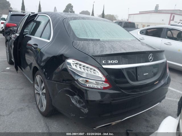 55SWF4JB3HU195880 Mercedes-Benz C 300 Luxury/sport