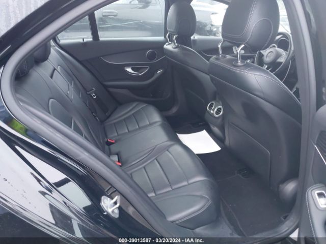 55SWF4JB3HU195880 Mercedes-Benz C 300 Luxury/sport