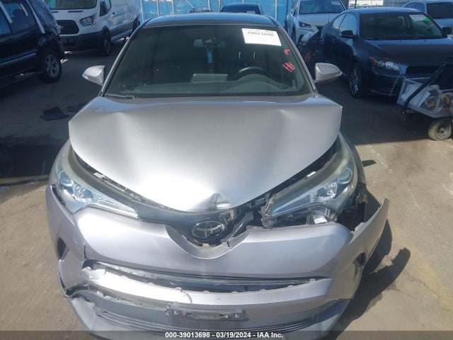 Toyota C-HR XLE 2018 NMTKHMBX0JR025867 Image 12