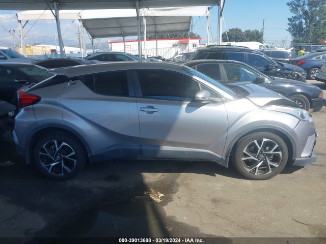 Toyota C-HR XLE 2018 NMTKHMBX0JR025867 Image 13