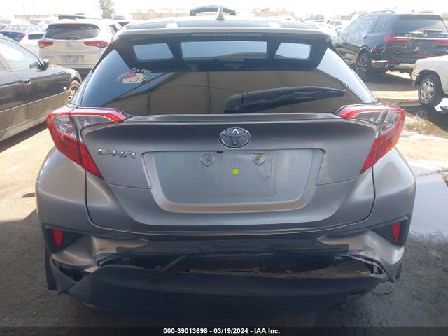 Toyota C-HR XLE 2018 NMTKHMBX0JR025867 Image 16