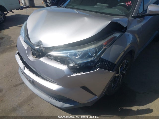 Toyota C-HR XLE 2018 NMTKHMBX0JR025867 Image 6