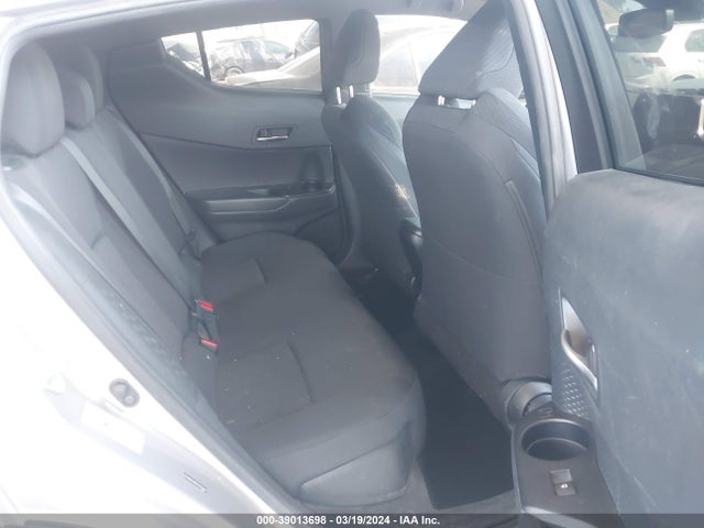 Toyota C-HR XLE 2018 NMTKHMBX0JR025867 Image 8