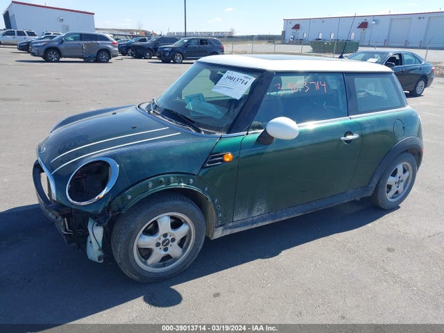 2011 MINI COOPER WMWSU3C54BT184198 Photo 1
