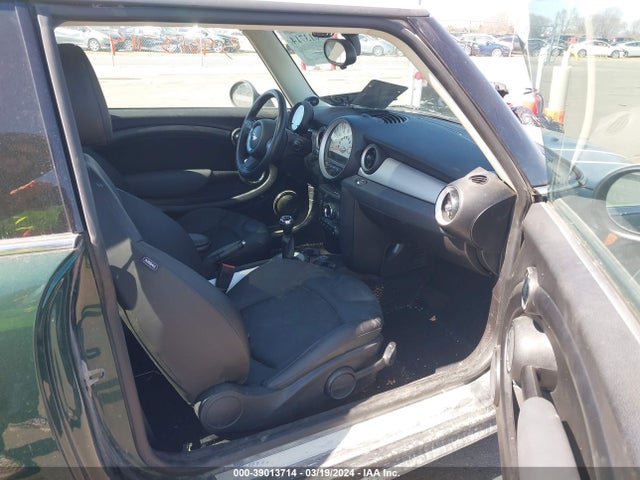 2011 MINI COOPER WMWSU3C54BT184198 Photo 4