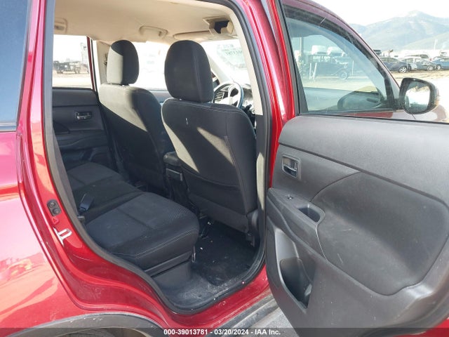 JA4AZ3A3XJZ056023 Mitsubishi Outlander Se