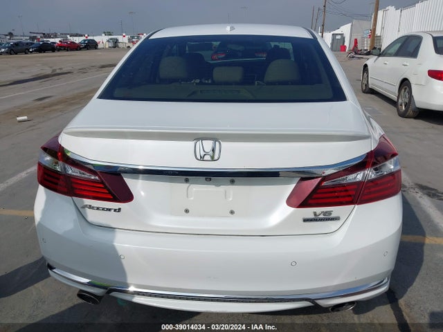 Honda Accord Touring 2016 1HGCR3F95GA016078 Image 16