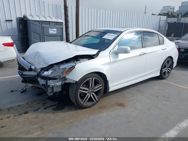 Honda Accord Touring 2016 1HGCR3F95GA016078 Image 2