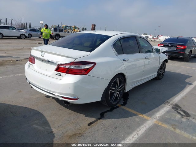 Honda Accord Touring 2016 1HGCR3F95GA016078 Image 4