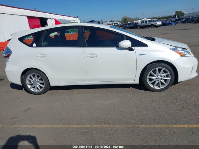 Toyota Prius V Five 2014 JTDZN3EU0EJ006324 Image 13