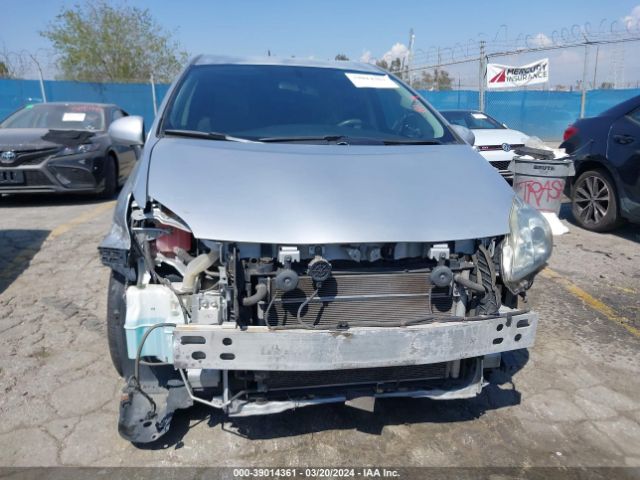 JTDKN3DU6E1789099 Toyota Prius Two