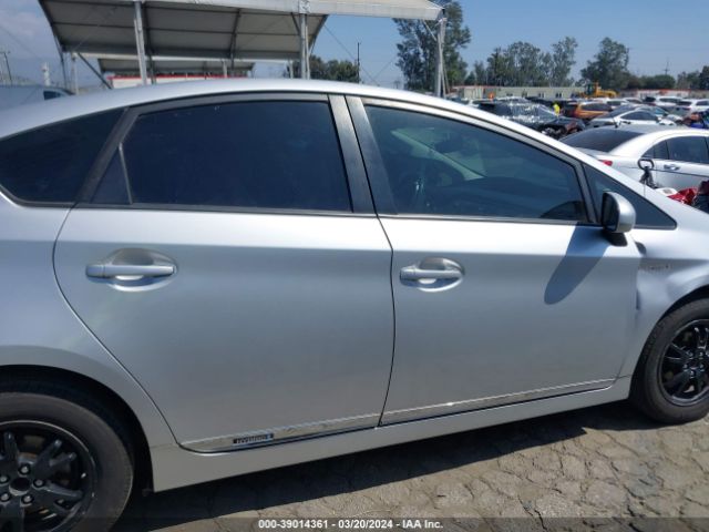 JTDKN3DU6E1789099 Toyota Prius Two