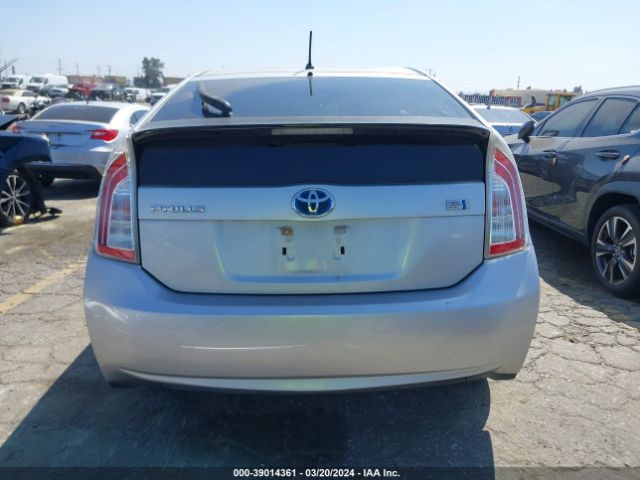 JTDKN3DU6E1789099 Toyota Prius Two