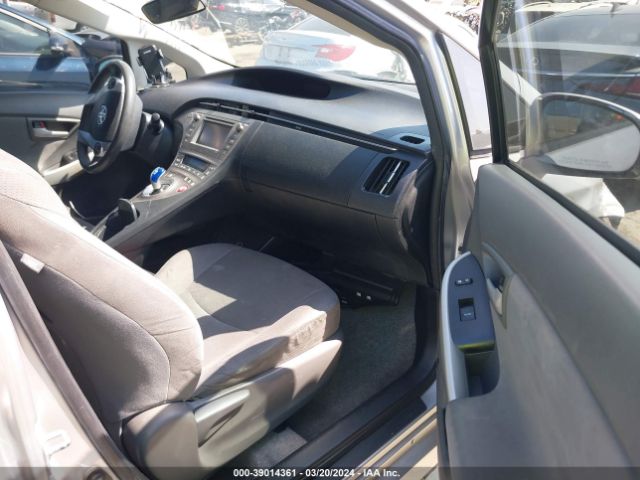 JTDKN3DU6E1789099 Toyota Prius Two