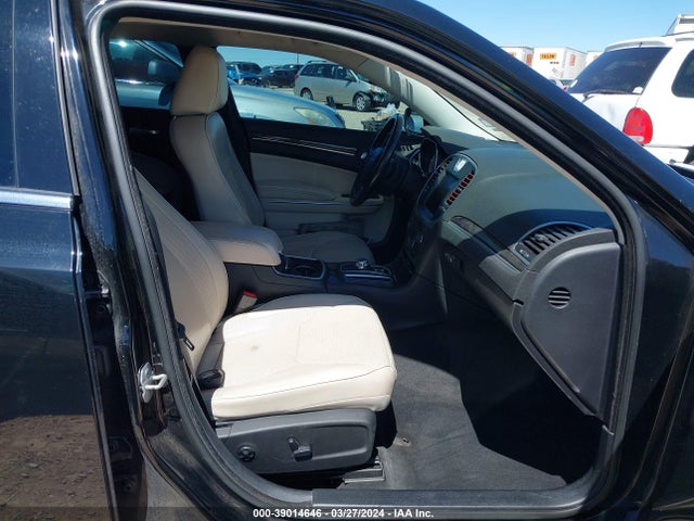 Chrysler 300C 2015 2C3CCAEG7FH807401 Image 5