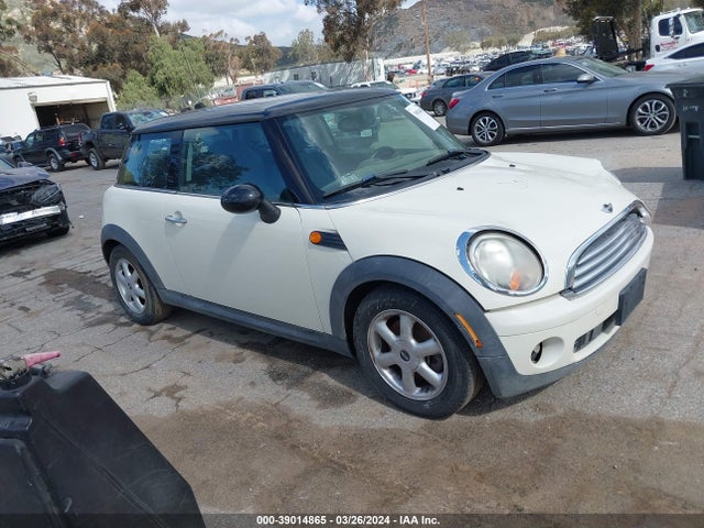 2010 MINI COOPER WMWMF3C55ATZ66110 Photo 0