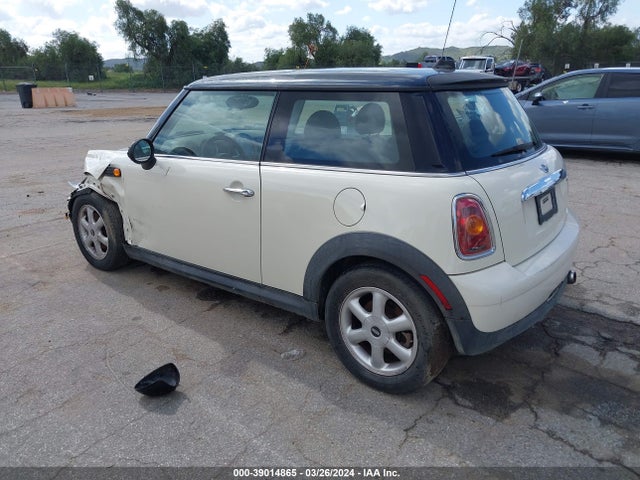 2010 MINI COOPER WMWMF3C55ATZ66110 Photo 2