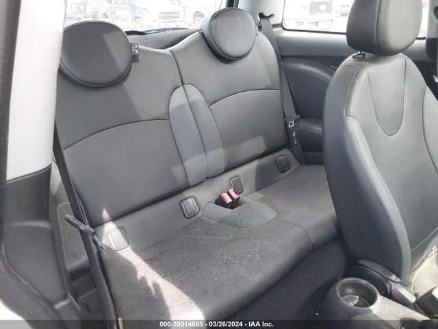 2010 MINI COOPER WMWMF3C55ATZ66110 Photo 7
