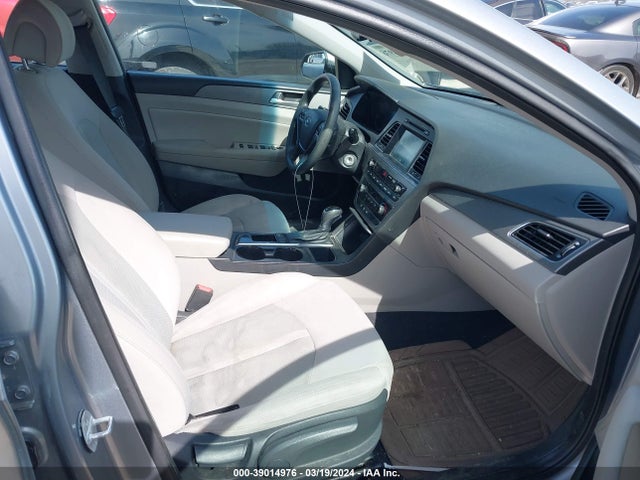 Hyundai SONATA ECO 2016 5NPE24AA7GH426201 Image 5