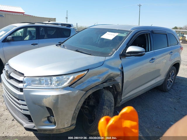 Toyota Highlander Xle 2018 5TDKZRFH2JS286383 Image 2