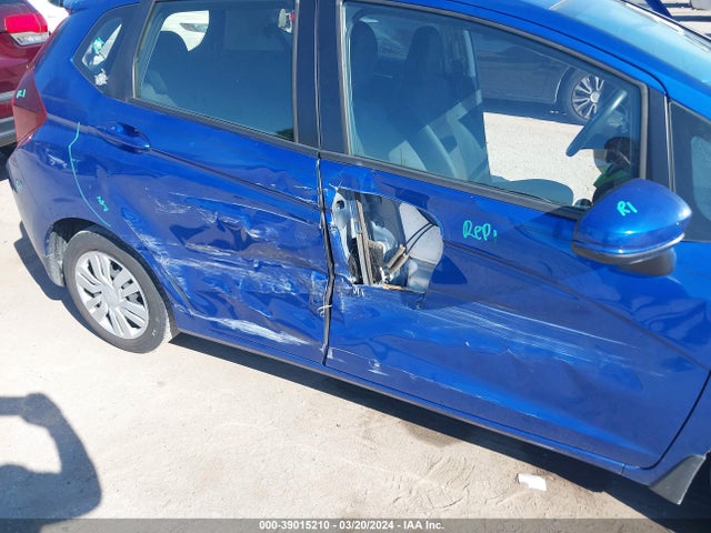 Honda FIT LX 2017 JHMGK5H53HS011904 Image 6