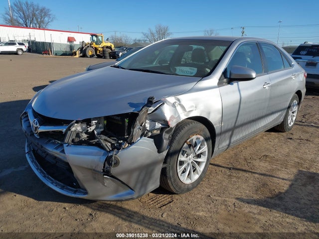 Toyota CAMRY LE 2015 4T4BF1FK6FR446758 Image 2