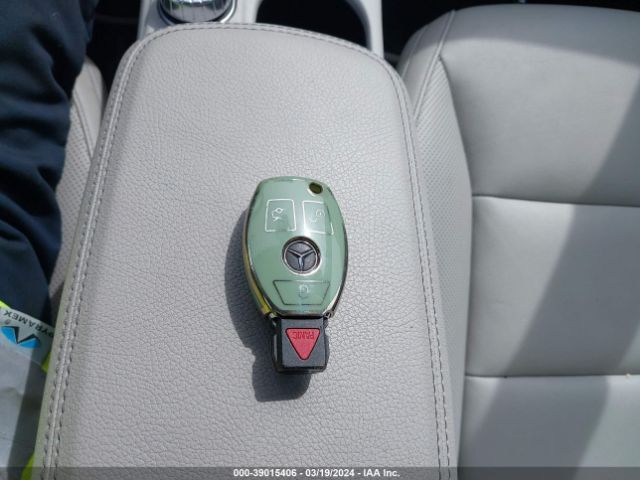 WDCTG4GBXFJ081562 Mercedes-Benz Gla 250 4matic