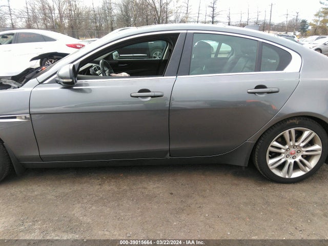 Jaguar Xe 25t Prestige 2019 SAJAK4FX5KCP50636 Image 14
