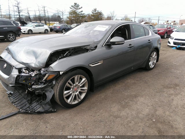 2019 JAGUAR XE SAJAK4FX5KCP50636 Photo 1