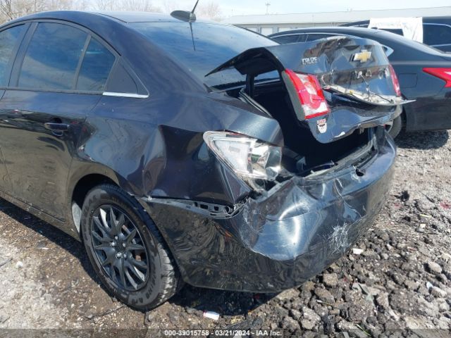 1G1PA5SH0F7242274 Chevrolet Cruze Ls Auto