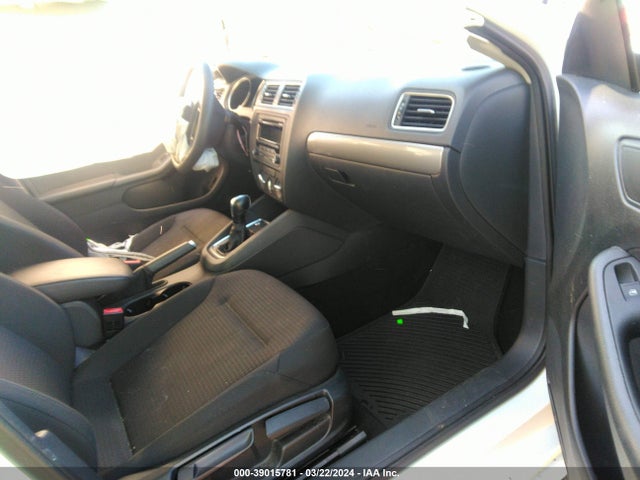 3VWD17AJ1FM417578 Volkswagen Jetta 1.8t Se
