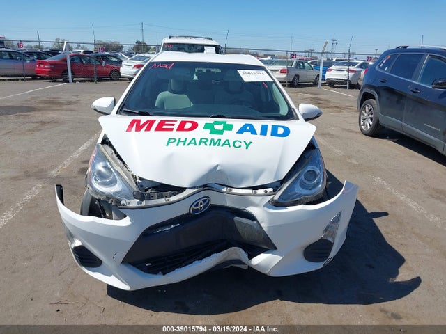 Toyota Prius C One 2016 JTDKDTB30G1120682 Image 6
