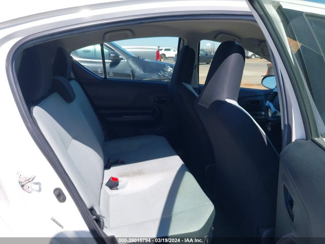 Toyota Prius C One 2016 JTDKDTB30G1120682 Image 8
