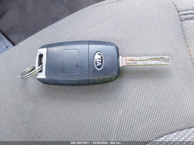39015811 :رقم المزاد ، KNDPBCAC9F7697963 vin ، 2015 Kia Sportage Lx مزاد بيع