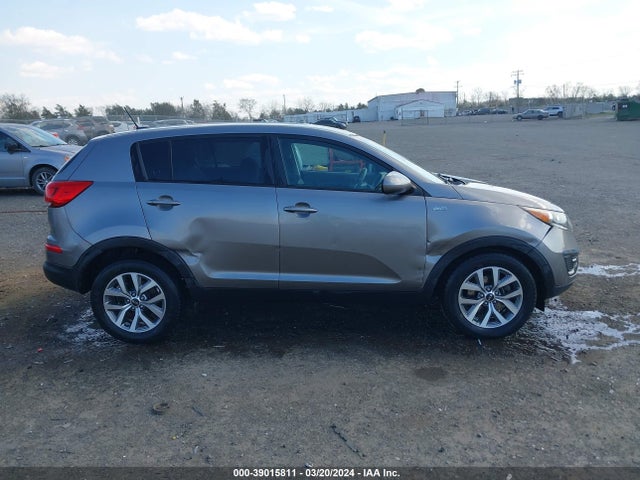 39015811 :رقم المزاد ، KNDPBCAC9F7697963 vin ، 2015 Kia Sportage Lx مزاد بيع