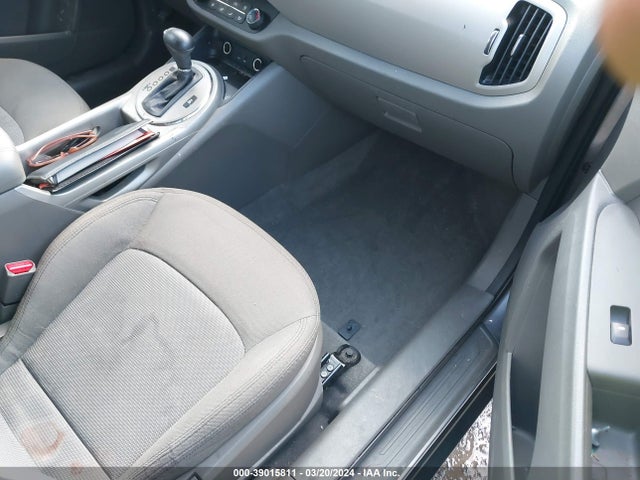 39015811 :رقم المزاد ، KNDPBCAC9F7697963 vin ، 2015 Kia Sportage Lx مزاد بيع