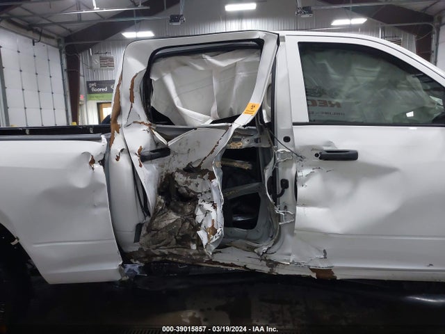 1C6RR7STXKS606014 RAM 1500 Classic Tradesman  4x4 6'4 Box