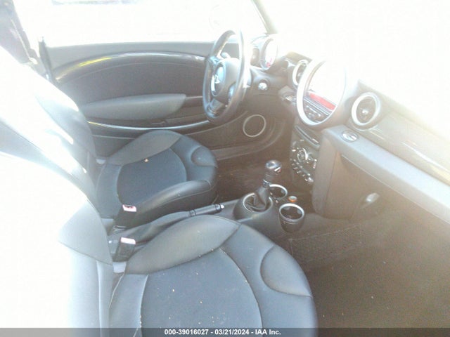 2011 MINI COOPER WMWSV3C5XBTY13038 Photo 4