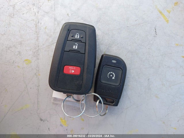 Toyota C-HR XLE 2020 NMTKHMBX3LR116554 Image 11