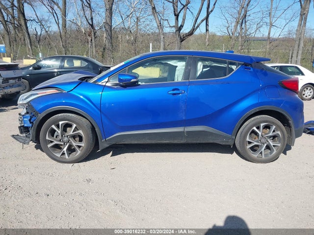 Toyota C-HR XLE 2020 NMTKHMBX3LR116554 Image 15