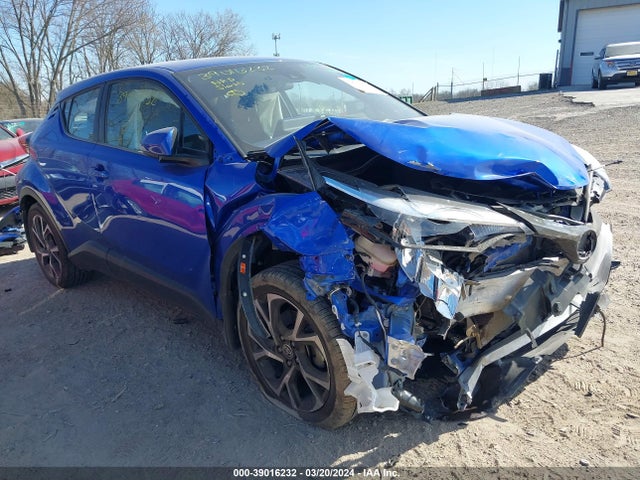 Toyota C-HR XLE 2020 NMTKHMBX3LR116554 Image 6