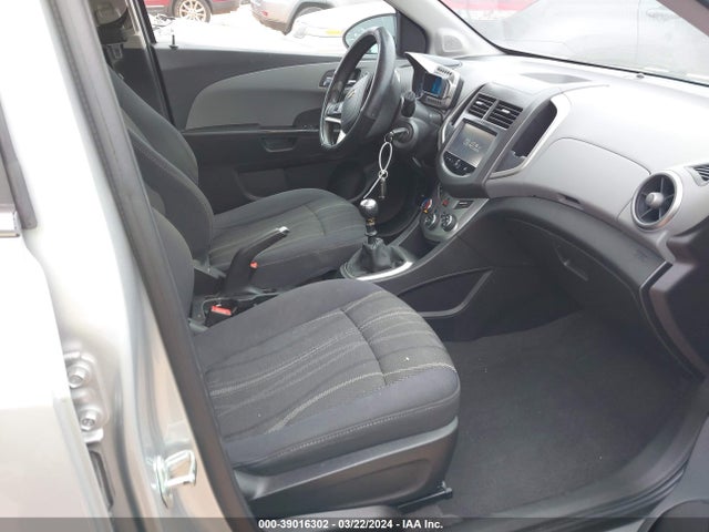 1G1JD6SH5E4193527 Chevrolet Sonic Lt Manual