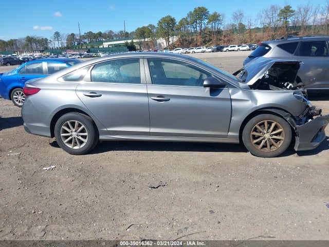 Hyundai SONATA SE 2019 5NPE24AF7KH743996 Image 13