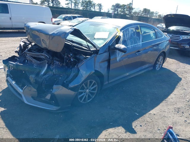 Hyundai SONATA SE 2019 5NPE24AF7KH743996 Image 2